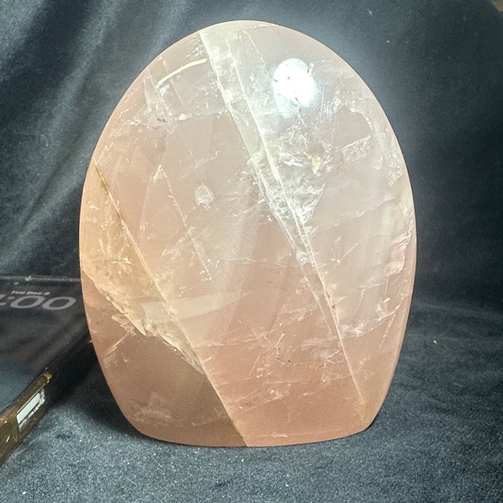 Rose Quartz free form 704g 4”1/2 x 3”3/4 x 1”1/4